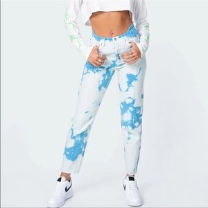 Edikted Clout Tie-Dye mom jeans